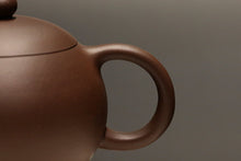 Load image into Gallery viewer, Dicaoqing 底槽青 Xishi Yixing Teapot, 180ml