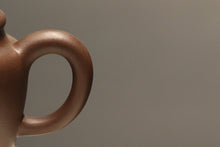 Load image into Gallery viewer, Dicaoqing 底槽青 Sangbian Yixing Teapot, 150ml