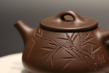 Load image into Gallery viewer, Dicaoqing 底槽青 Shipiao Yixing Teapot with Carvings of Bamboo and 凌云虚心, 100ml