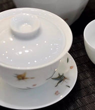 Load image into Gallery viewer, Butterfly Motif Youzhongcai Jingdezhen White Gaiwan, 110ml