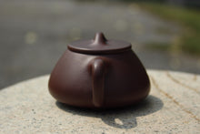 Load image into Gallery viewer, Dicaoqing Shipiao Yixing Teapot 底槽青小石瓢  120ml