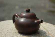 Load image into Gallery viewer, 100ml Junle Nixing Teapot by Zhou Yujiao