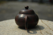 Load image into Gallery viewer, 100ml Junle Nixing Teapot by Zhou Yujiao
