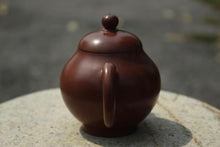 Load image into Gallery viewer, 225ml Tall Pear Nixing Teapot by Li Wenxin