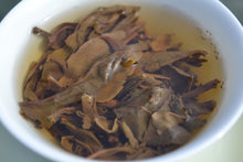 Load image into Gallery viewer, 2017 Spring Tianming 18th Anniversary MANZHUAN Raw Pu'er Tea Cake