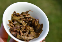 Load image into Gallery viewer, 2017 Spring Tianming 18th Anniversary YIWU Raw Pu'er Tea Cake