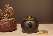 Load image into Gallery viewer, Wood Fired Julunzhu 巨轮珠 Yixing Teapot, Dicaoqing clay, 130ml