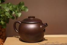 Load image into Gallery viewer, Wood Fired Julunzhu 巨轮珠 Yixing Teapot, Dicaoqing clay, 130ml