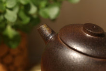 Load image into Gallery viewer, Wood Fired Julunzhu 巨轮珠 Yixing Teapot, Dicaoqing clay, 130ml