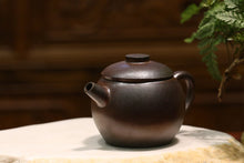 Load image into Gallery viewer, Wood Fired Julunzhu 巨轮珠 Yixing Teapot, Dicaoqing clay, 130ml  no. 6