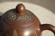 Load image into Gallery viewer, 220ml Nixing Teapot with Carvings of Cranes by Li Changquan