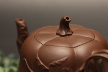 Load image into Gallery viewer, 范爱娟作品-全手工南瓜壶四号井底槽青 Fully Handmade Dicaoqing Pumpkin Yixing Teapot by Fan Aijuan, 250ml