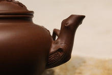 Load image into Gallery viewer, 范爱娟作品-全手工报春四号井底槽青 Fully Handmade Dicaoqing Primrose Yixing Teapot by Fan Aijuan, 250ml