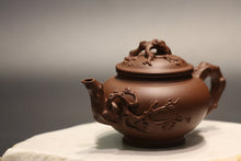 Load image into Gallery viewer, 范爱娟作品-全手工报春四号井底槽青 Fully Handmade Dicaoqing Primrose Yixing Teapot by Fan Aijuan, 250ml