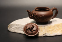 Load image into Gallery viewer, 范爱娟作品-全手工报春四号井底槽青 Fully Handmade Dicaoqing Primrose Yixing Teapot by Fan Aijuan, 250ml