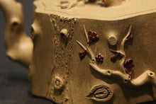 Load image into Gallery viewer, 范爱娟作品-全手工梅桩本山段泥 Fully Handmade Benshan Duanni Plum Blossom Yixing Teapot by Fan Aijuan, 300ml