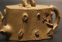 Load image into Gallery viewer, 范爱娟作品-全手工梅桩本山段泥 Fully Handmade Benshan Duanni Plum Blossom Yixing Teapot by Fan Aijuan, 300ml