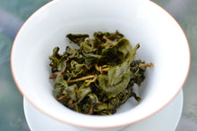 Load image into Gallery viewer, Lishan High Mountain Oolong Tea, 梨山高山茶, Spring 2020
