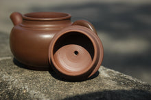 Load image into Gallery viewer, 90ml Duoqiu Nixing Teapot by Zhou Yujiao