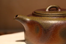 Load image into Gallery viewer, Wood Fired Jiangponi Jinglan Yixing Teapot, 柴烧降坡泥井栏壶, 225ml