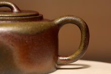 Load image into Gallery viewer, Wood Fired Jiangponi Jinglan Yixing Teapot, 柴烧降坡泥井栏壶, 225ml