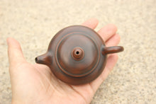 Load image into Gallery viewer, 75ml Fanggu Nixing Teapot by Li Wenqiong
