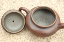 Load image into Gallery viewer, 75ml Fanggu Nixing Teapot by Li Wenqiong