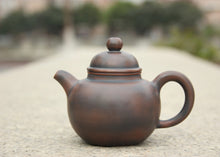 Load image into Gallery viewer, 125ml Duoqiu Nixing Teapot by Zhou Yujiao