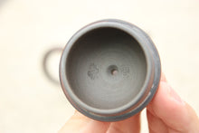 Load image into Gallery viewer, 125ml Duoqiu Nixing Teapot by Zhou Yujiao
