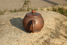 Load image into Gallery viewer, 110ml Little Mulan Nixing Teapot by Zhou Yujiao