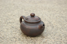 Load image into Gallery viewer, 110ml Tall Fanggu Nixing Teapot, 坭兴高仿古壶, by Zhou Yujiao