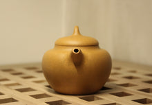 Load image into Gallery viewer, Huangjin Duan 黄金段 Qieduan Yixing Teapot, 180ml