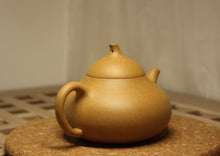 Load image into Gallery viewer, Huangjin Duan 黄金段 Melon Yixing Teapot, 205ml