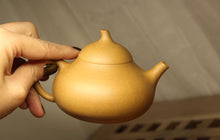 Load image into Gallery viewer, Huangjin Duan 黄金段 Melon Yixing Teapot, 205ml