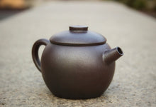 Load image into Gallery viewer, Wood Fired Dicaoqing 底槽青 Julunzhu Yixing Teapot, 130ml