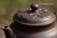 Load image into Gallery viewer, TianQingNi Ruyi Three Leg Yixing Teapot 天青泥如意三足壶 300ml