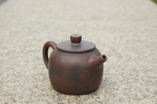Load image into Gallery viewer, 100ml Small Mulan Nixing Teapot by Zhou Yujiao