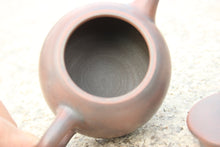 Load image into Gallery viewer, 100ml Small Mulan Nixing Teapot by Zhou Yujiao
