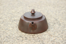 Load image into Gallery viewer, 110ml Zhoupan Nixing Teapot by Li Wenxin