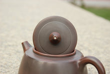 Load image into Gallery viewer, 110ml Zhoupan Nixing Teapot by Li Wenxin