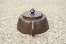 Load image into Gallery viewer, 110ml Zhoupan Nixing Teapot by Li Wenxin