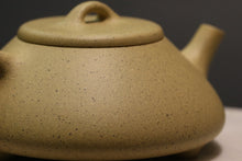 Load image into Gallery viewer, Zhima lüni 芝麻绿泥  Shipiao Yixing Teapot, 150ml