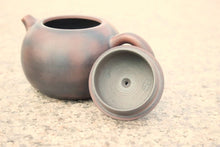 Load image into Gallery viewer, 105ml Small Xishi Nixing Teapot by Zhou Yujiao