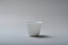 Load image into Gallery viewer, 60ml Horseshoe Shape Tianbai  Jingdezhen Porcelain Cup