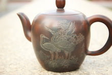 Load image into Gallery viewer, 250ml Meirenjian Nixing Teapot with Carvings of Cranes by Li Changquan