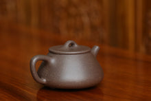 Load image into Gallery viewer, TianQingNi Shipiao Yixing Teapot, 天青泥石瓢壶, 100ml