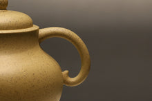 Load image into Gallery viewer, Zhima lüni Gourd Yixing Teapot, 芝麻绿泥葫芦壶, 190ml