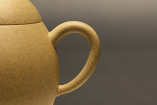 Load image into Gallery viewer, Benshan lüni Dragon Egg Yixing Teapot, 本山绿泥龙蛋壶, 135ml