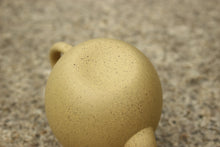 Load image into Gallery viewer, Benshan lüni Dragon Egg Yixing Teapot, 本山绿泥龙蛋壶, 135ml