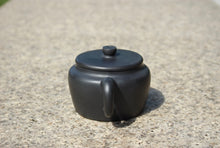 Load image into Gallery viewer, Heini (Wuhui Dicaoqing) Sangbian Yixing Teapot, 焐灰底槽青壶, 150ml